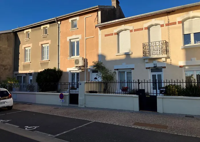 Jolie, Cozy, Confortable Maison De Ville Au Calme A 5Min Du Centre De Verdun, Parking Devant La Maison